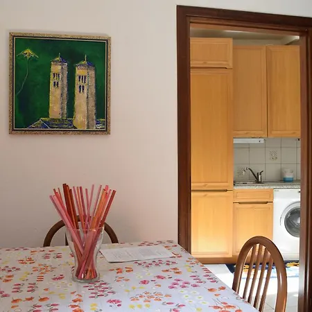 Sunny Lakeside Apartamento *